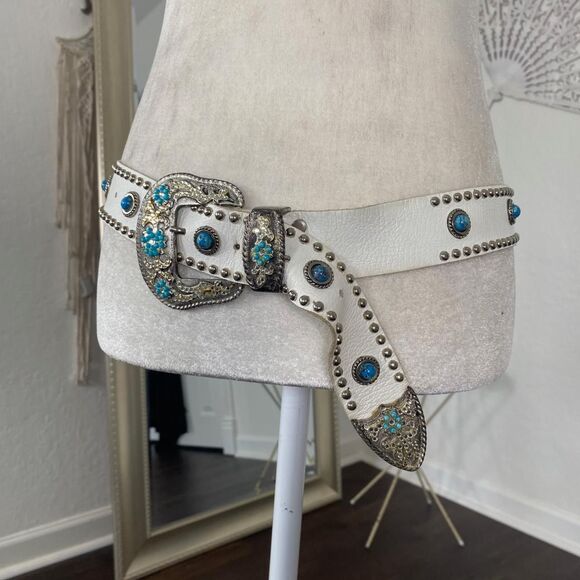 Cache Early 2000's White Leather Turquoise Blue Studded Western Belt M - Picture 3 of 7